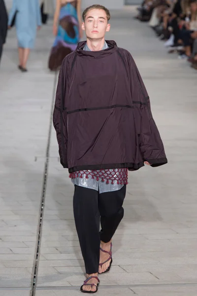 Look 46